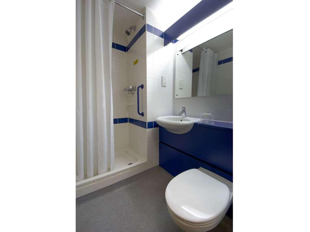 Travelodge Birmingham Oldbury 奥尔德伯里 外观 照片