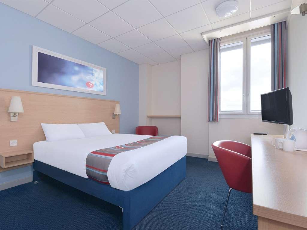 Travelodge Birmingham Oldbury 奥尔德伯里 客房 照片